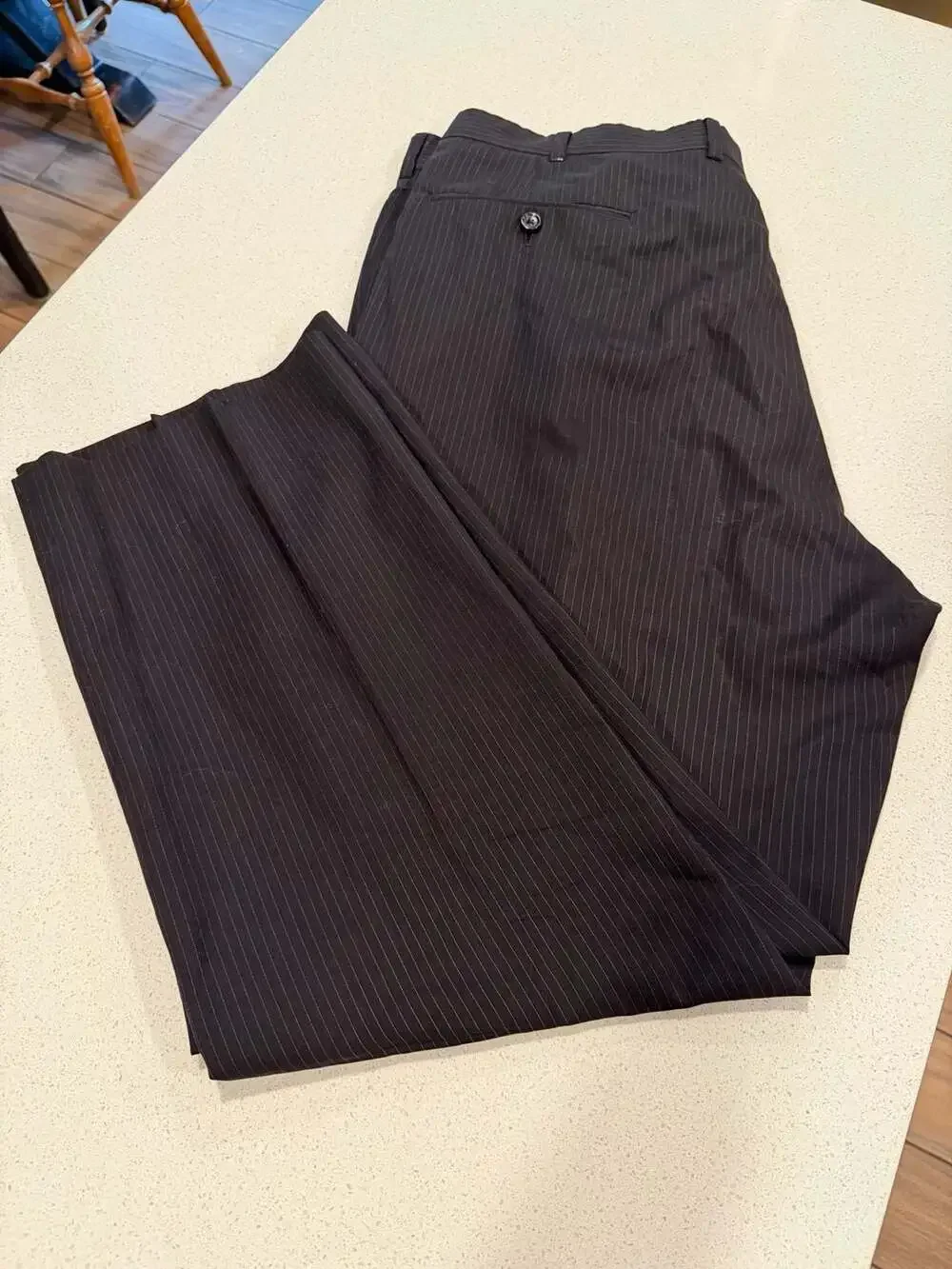 Men’s 46R Black Pinstripe 100% Wool 2 Piece Suit Jacket Pants 41R
